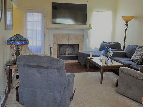 4th image of 185 Pine Summit Dr
