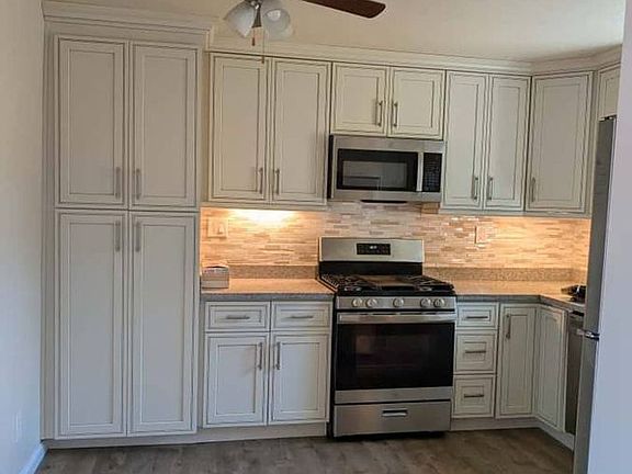 4th image of 160 Highland Ave #B