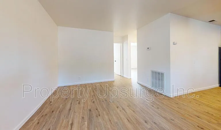 71 Mono Ave #11 — Photo 5