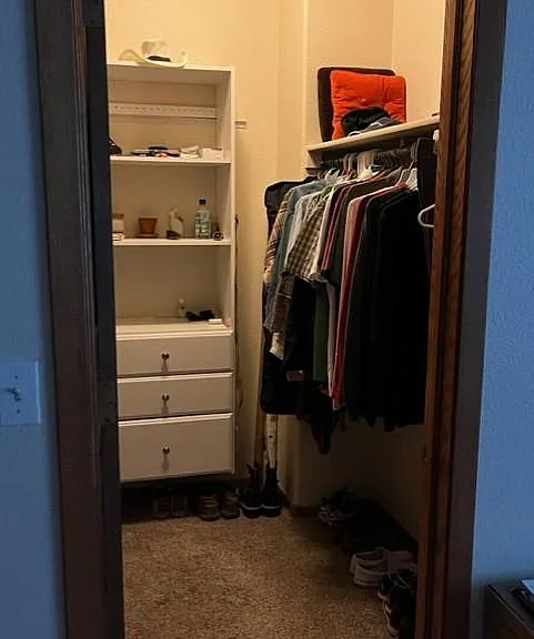 Walk in closet