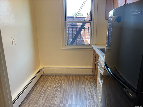 4th image of 124 S Park Ave APT 3