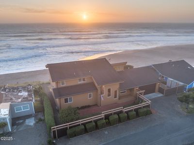 7045 Neptune Ave, Gleneden Beach, OR, 97388