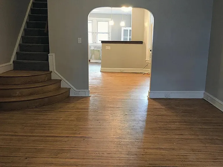 258 E Penn St — Photo 3