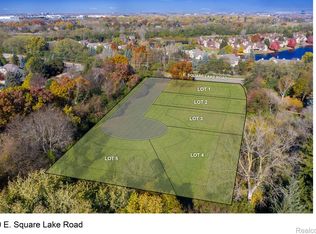 700 E Square Lake Rd, Bloomfield Hills, MI 48304
