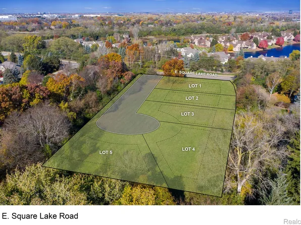 700 E Square Lake Rd, Bloomfield Hills, MI 48304
