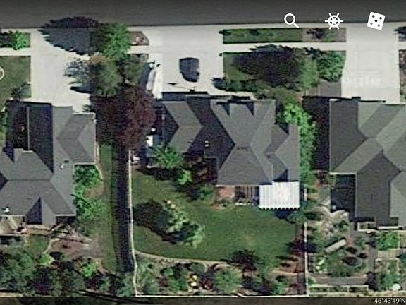 beautiful large back yard