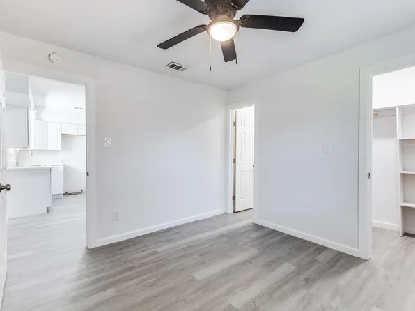 12900 Quail Dr, Balch Springs, TX 75180