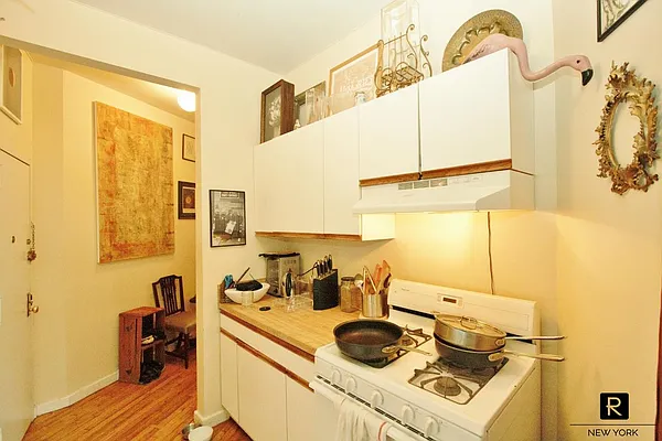 Rented by R New York | media 25