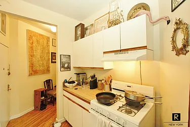 Rented by R New York