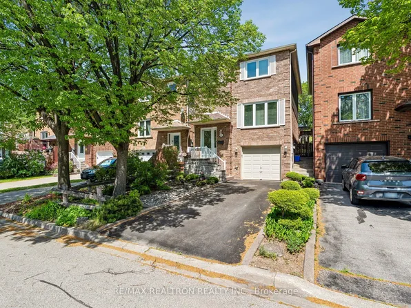 102 Swinton Cres, Vaughan, ON L4J 3V5