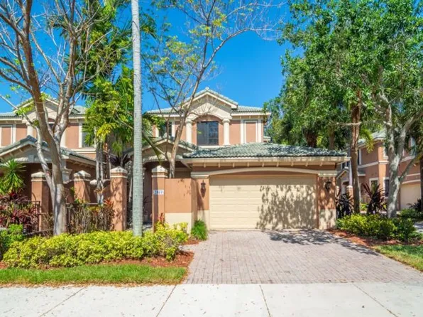 2877 Kinsington Cir, Weston, FL 33332