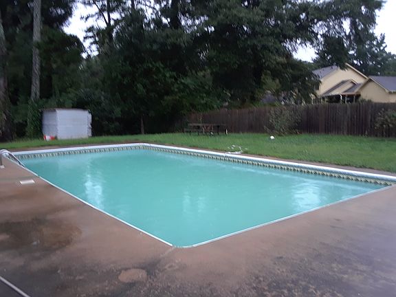 4th image of 2539 Fieldstone Dr SE