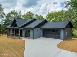 954 Topside Rd, Sevierville, TN 37862