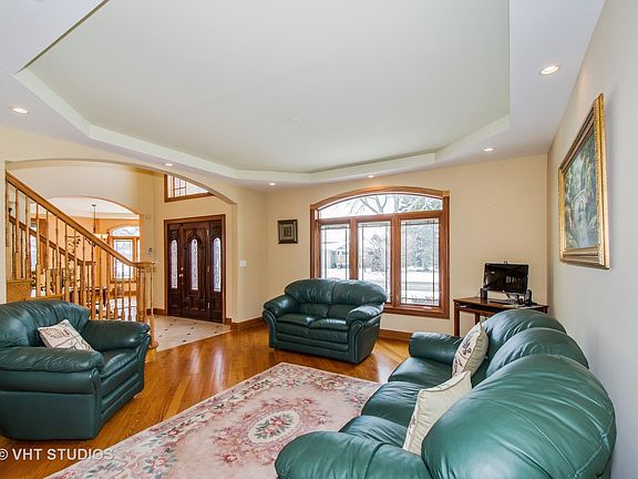 3rd image of 4721 N Redwood Dr