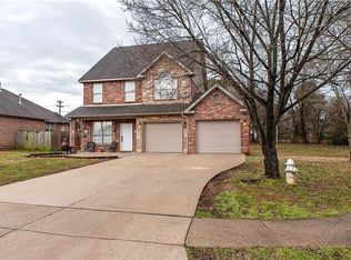 4227 E Broomsage Dr, Fayetteville, AR 72701
