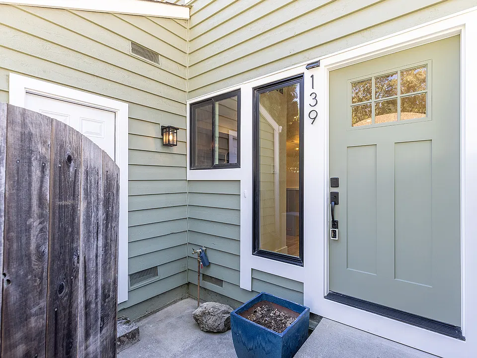 139 Vista View Dr