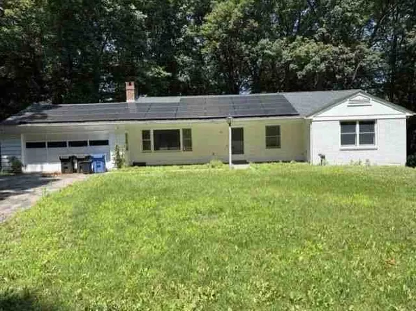 14 Boxwood Ln, Norwich, CT 06360
