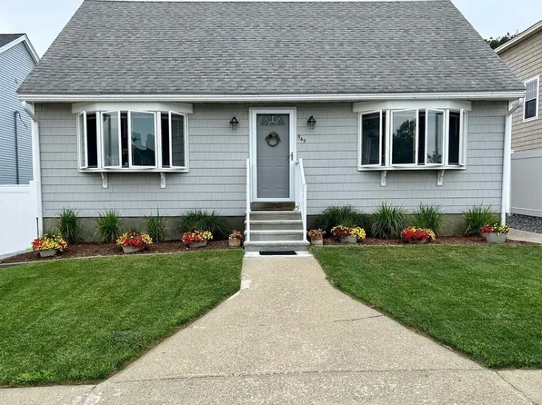 545 Hudson St, Seabrook, NH 03874