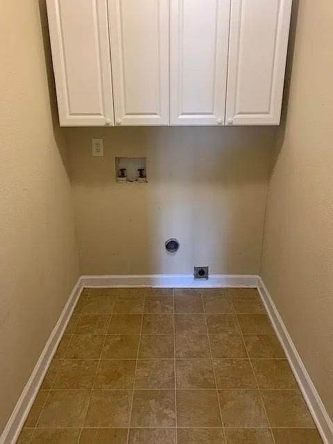 3 bed, 2.0 bath, 1287 sqft, $1,410 — Photo 2