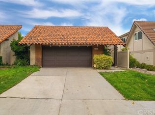 27080 Rio Pecos Dr, Valencia, CA 91354