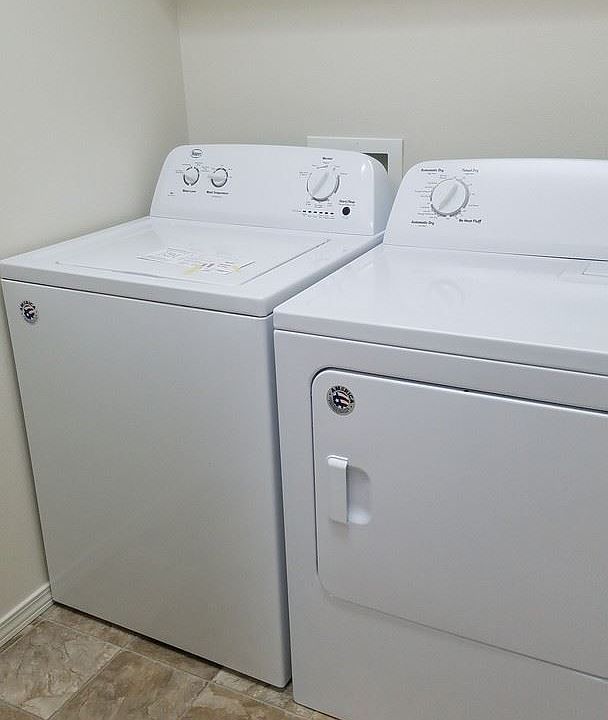 2nd image of 2140 Elizabeth Blvd APT 3D