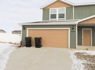 3314 10th Ave NE, Watford City, ND 58854