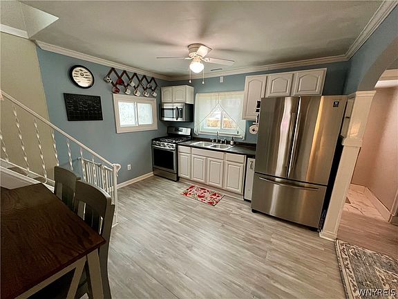 3rd image of 70 Irwinwood Rd