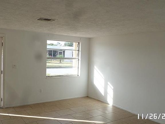 2nd image of 3607 Hoover Dr