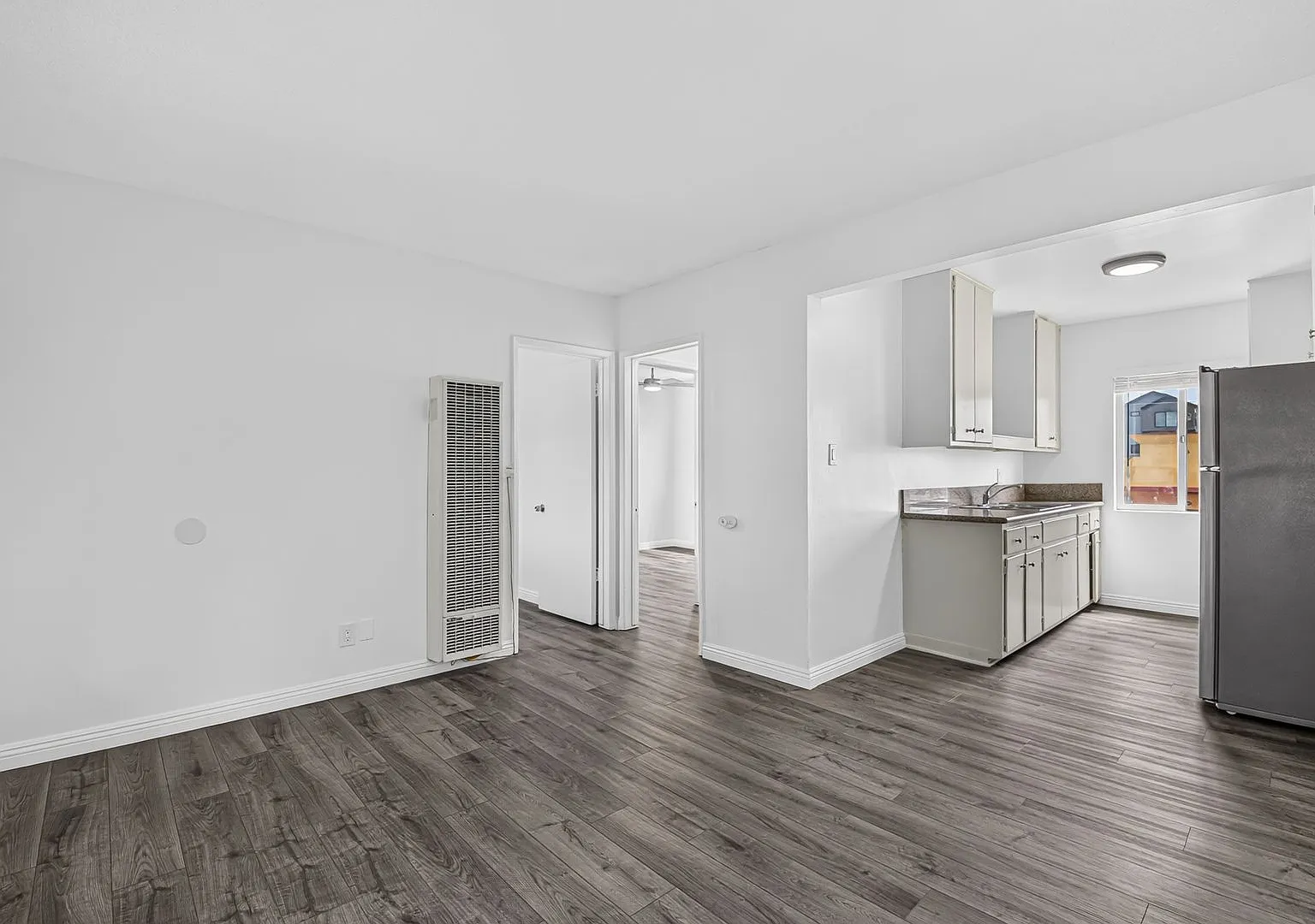 477 E South Street — Photo 3