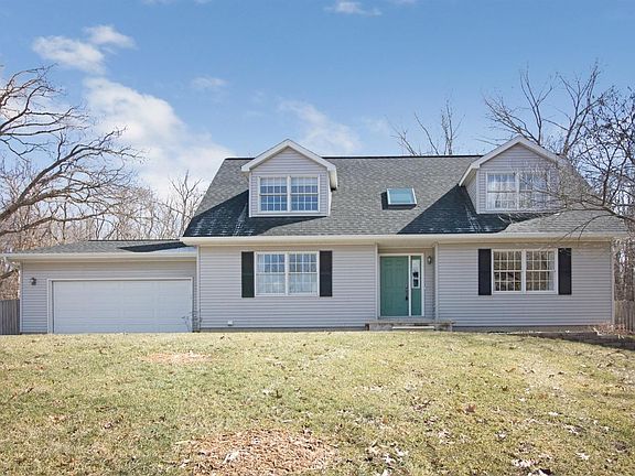 3rd image of 3815 Queen Oaks Dr