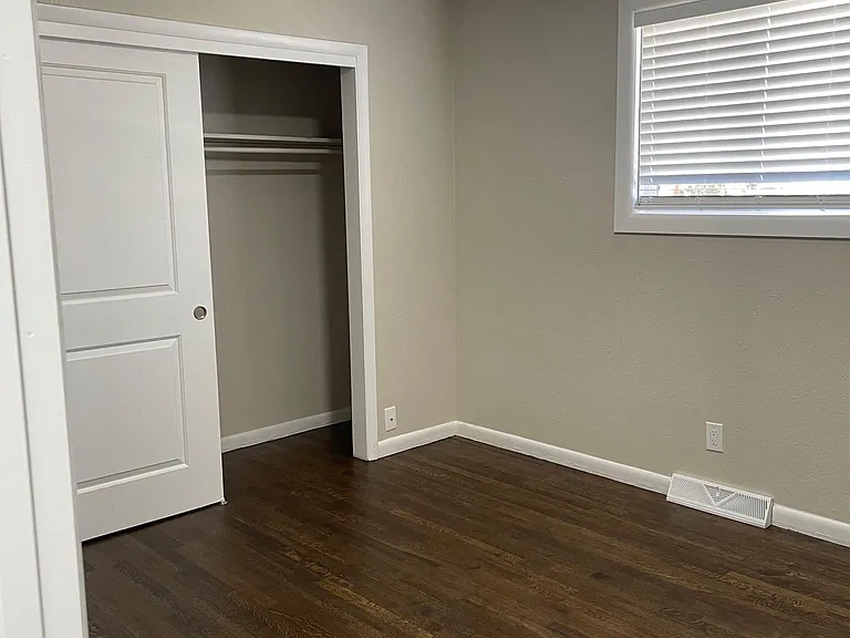 634 W Crestline Ave — Photo 7