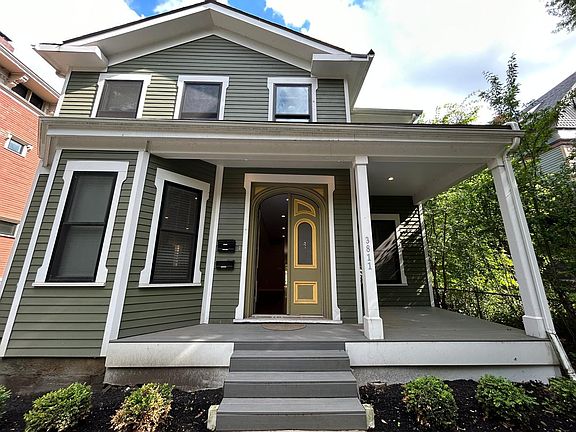 3rd image of 3801 Franklin Blvd