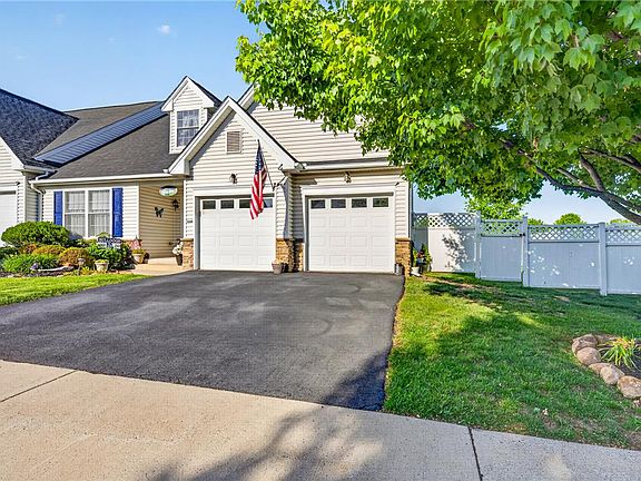 3rd image of 1330 Briarwood Ln