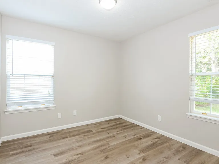 5724 Blackley Ln — Photo 10