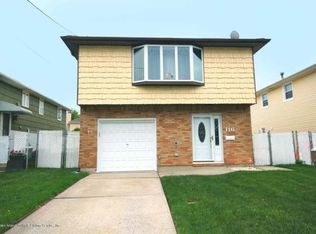 116 N Pine Ter, Staten Island, NY 10312