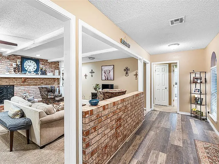 11521 Carriage Dr — Photo 9