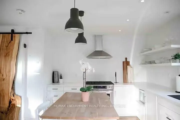 426 Wilson St E #1 — Photo 11