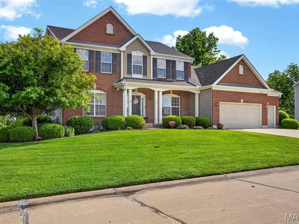 262 Three Cedars Dr, Lake Saint Louis, MO 63367