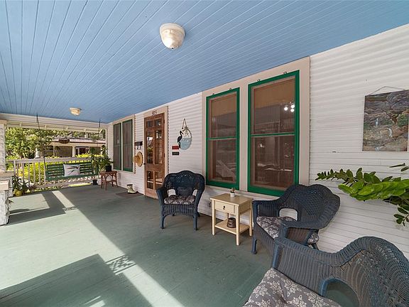 4th image of 505 SE Sanchez Ave