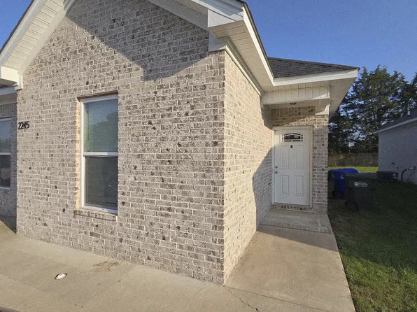 2245 Rosemary Dr #B, Conway, AR 72034
