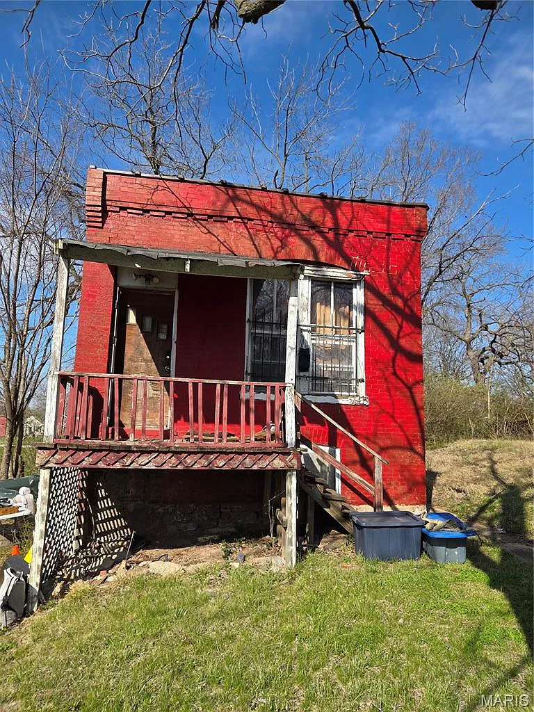 5643 Lotus Ave photo 1