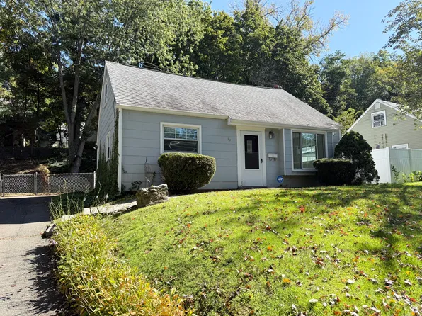 34 Hawthorne Rd, New Haven, CT 06513
