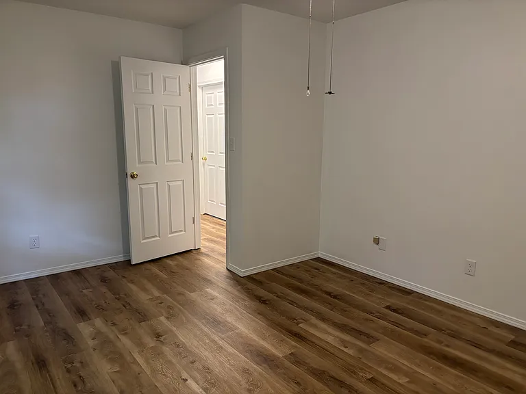 5391 Country Club Rd #B — Photo 11