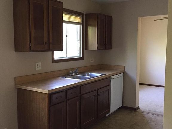 3rd image of 1166 Greensfield Dr