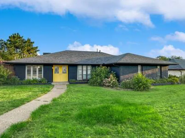 Darvany Dr — Photo 46