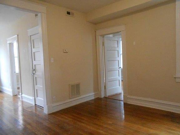 3rd image of 1102 W Grace St APT 7