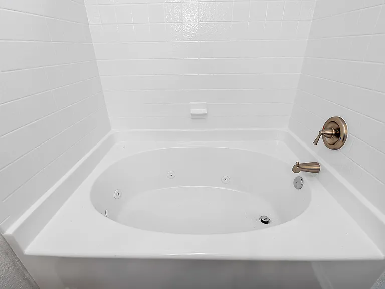 2571A Georgian Dr — Photo 7