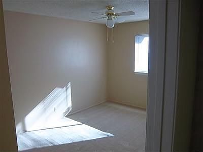 5th image of 15068 Dakota St