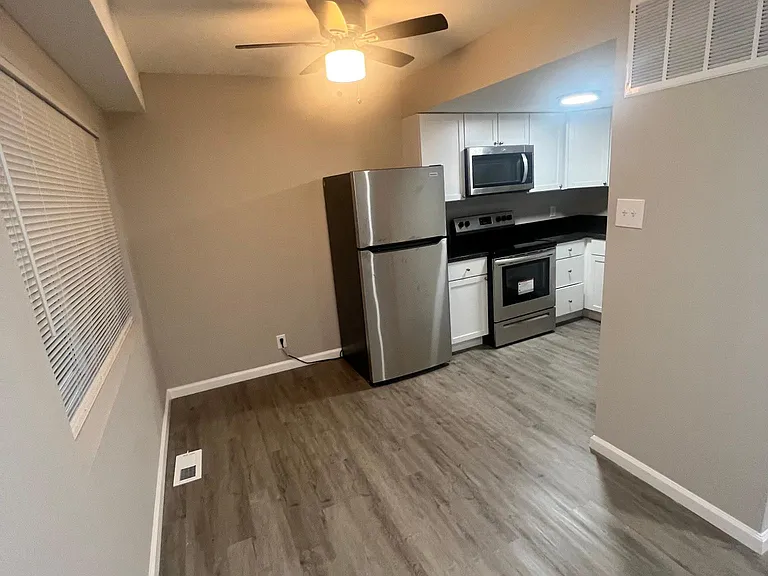 3518 Glentown Ln — Photo 2