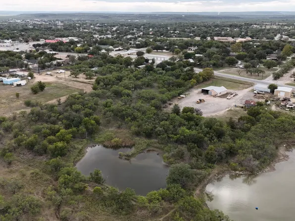 901 N Gregg St, Albany, TX 76430